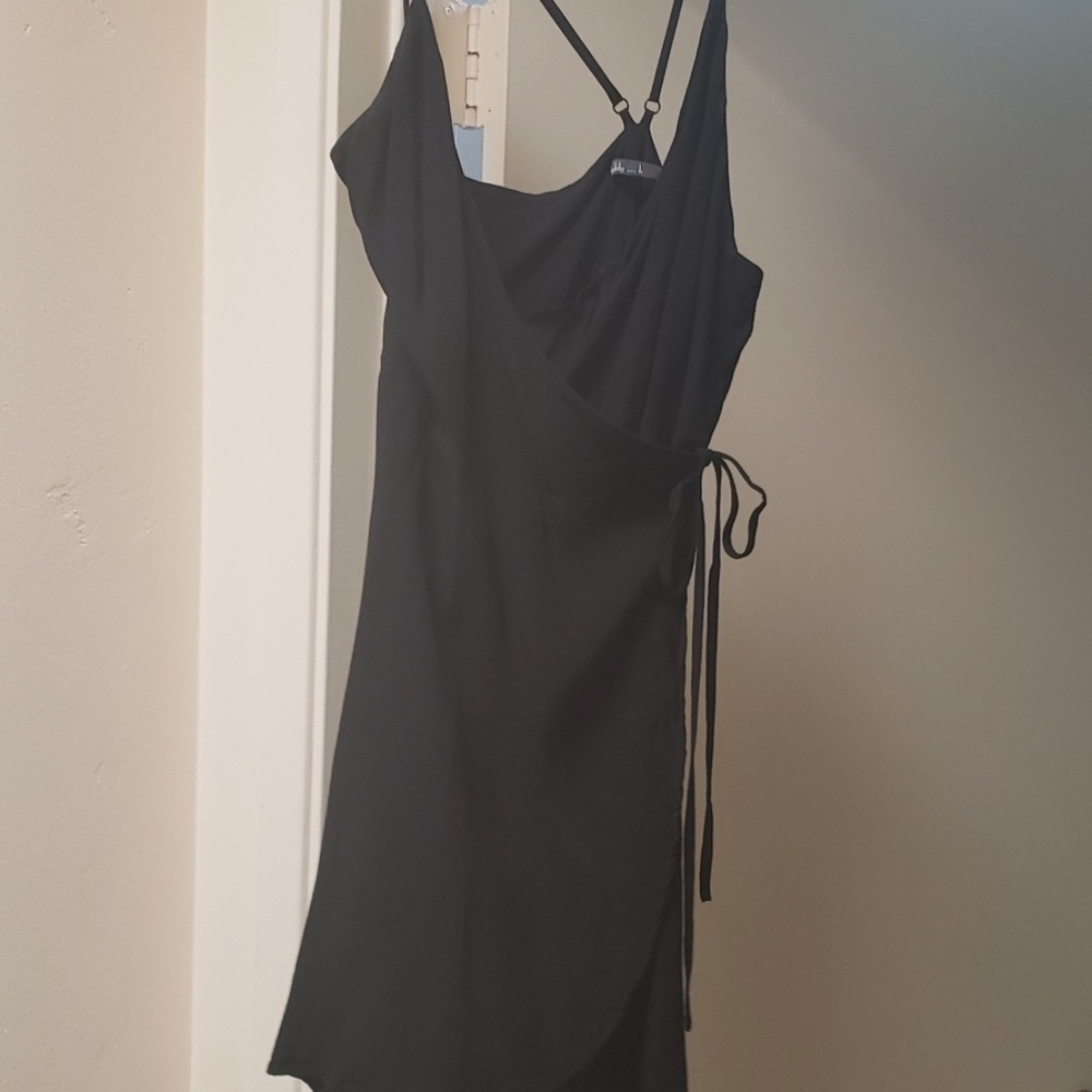 dresses - Picture 2 of 2